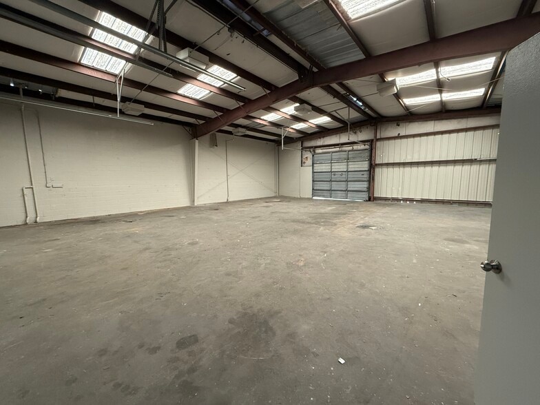 More Photos Of 4632 Quincy St, Metairie Industrial For Lease