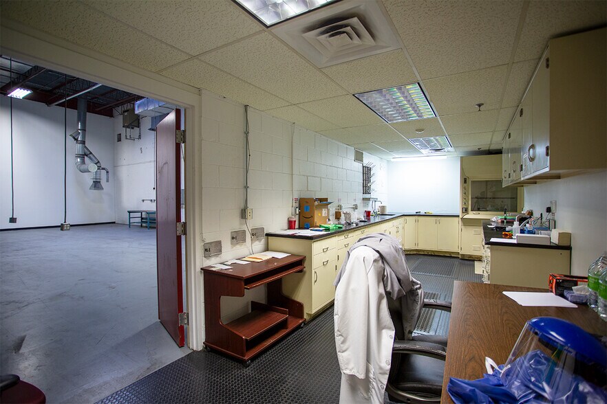 More Photos Of 154 Pioneer Dr, Leominster Industrial For Sale
