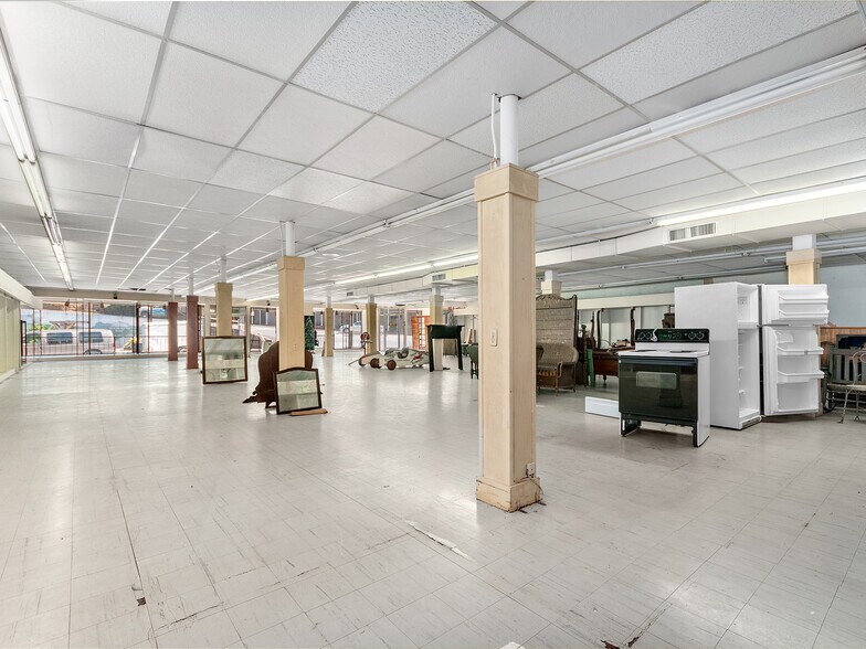 More Photos Of 505 Main St, Canton Storefront Retail Office For Sale