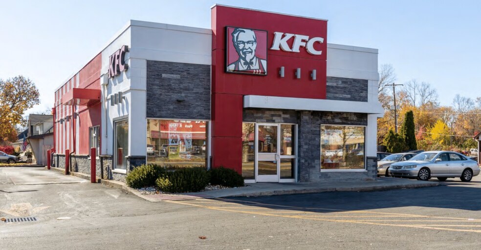 Primary Photo Of 3819 E Broad St, Columbus Fast Food For Sale
