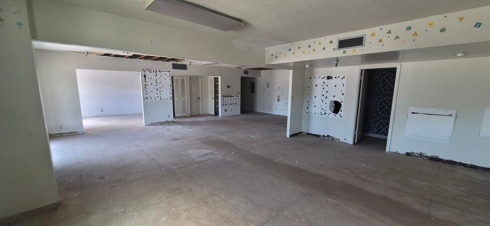 More Photos Of 7789 131st St, Seminole Office For Sale