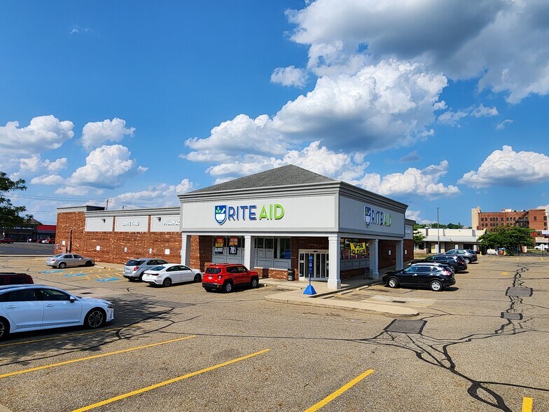 More Photos Of 242 Lincoln Way W, Massillon General Retail For Sale