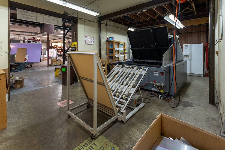 More Photos Of 1 Victor Way, Sharon Warehouse For Sale