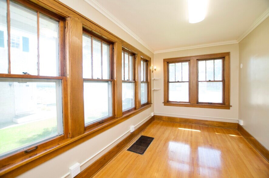 More Photos Of 615 S 1st Ave, Jamestown Office Residential For Lease