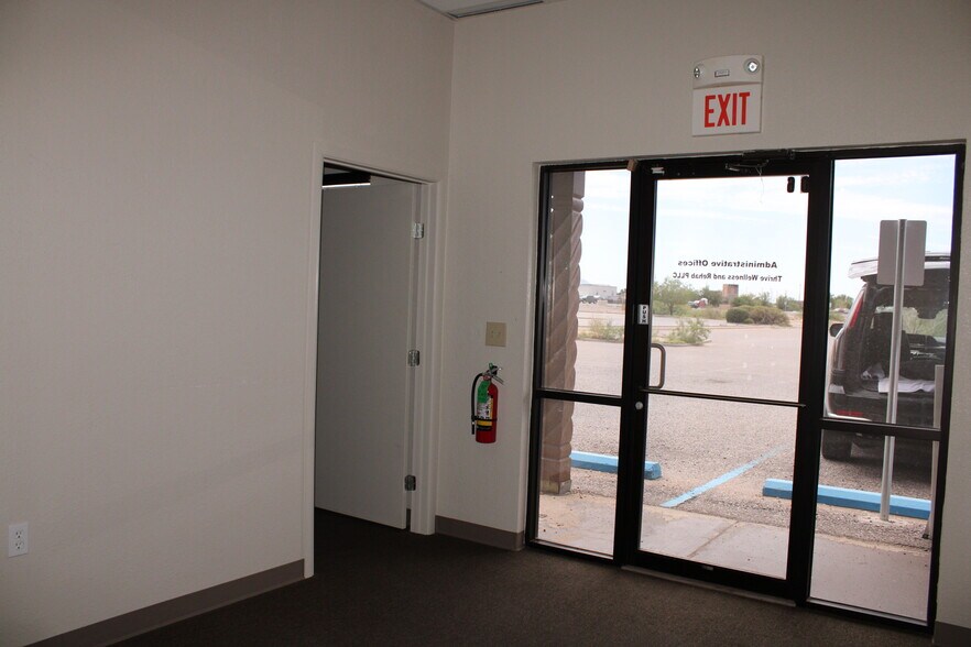 More Photos Of 1275 Anthony Dr, Anthony Medical For Lease