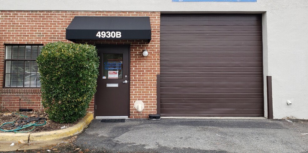 More Photos Of 4926-4950 Eisenhower Ave, Alexandria Light Distribution For Lease