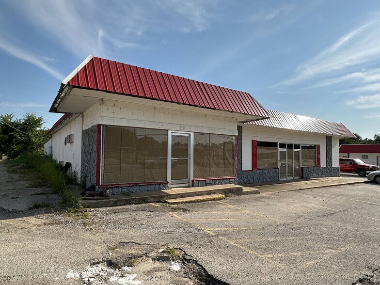More Photos Of 110 W Carl Hubbell Blvd, Meeker Storefront Retail Office For Sale