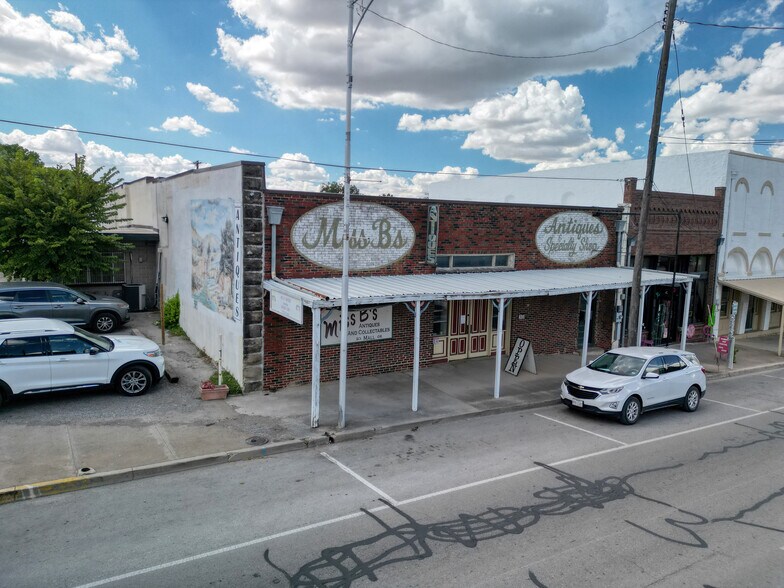 Primary Photo Of 311 N Main St, Weatherford Office For Sale