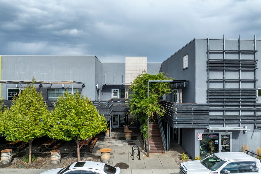 More Photos Of 777 S Center St, Reno Storefront Retail Office For Lease