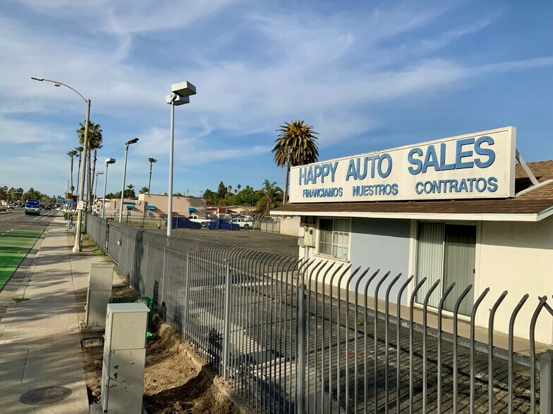 More Photos Of 721 N Santa Fe Ave, Vista Auto Dealership For Sale