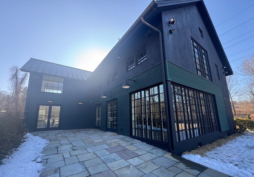 More Photos Of 27 Cannon Rd, Wilton Office For Sale