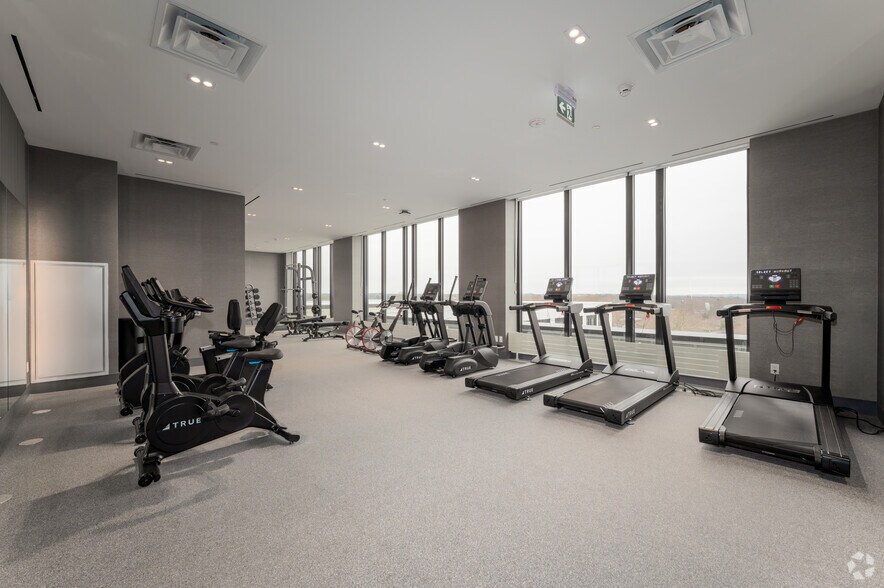 More Photos Of 500 Upper Wellington St, Hamilton Apartments For Lease