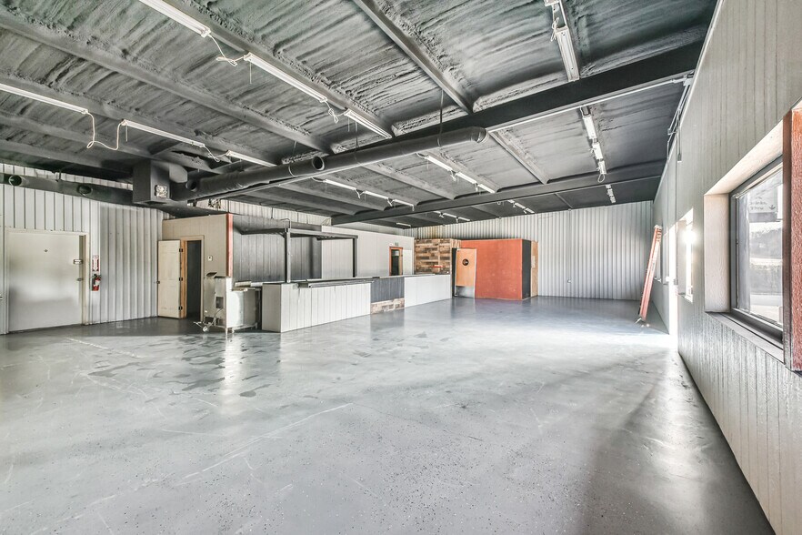 More Photos Of 3762 Highway 19, Riverside General Retail For Sale