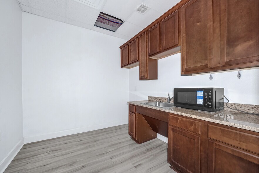 More Photos Of 440 Cobia Dr, Katy Office Residential For Sale