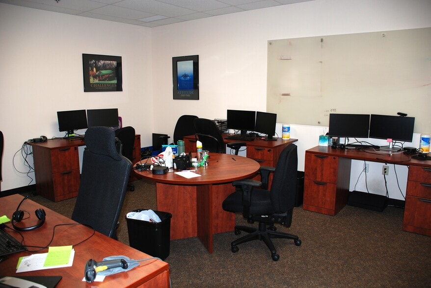 More Photos Of 625 Willow Springs Ln, York Warehouse For Lease