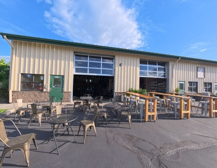 More Photos Of 1177 SE 9th St, Bend Warehouse For Sale