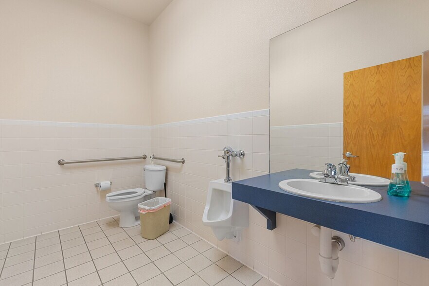 More Photos Of 1714 Duchess Dr, Longmont Office For Lease
