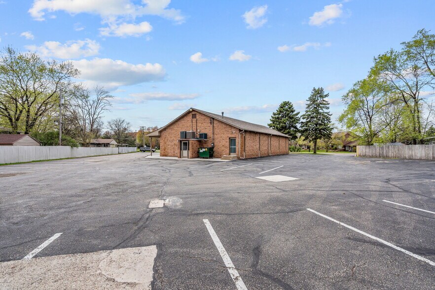 More Photos Of 6206 Lilac Dr N, Brooklyn Center Religious Facility For Sale