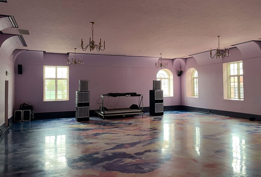 More Photos Of 615 SE Alder St, Portland General Retail For Sale