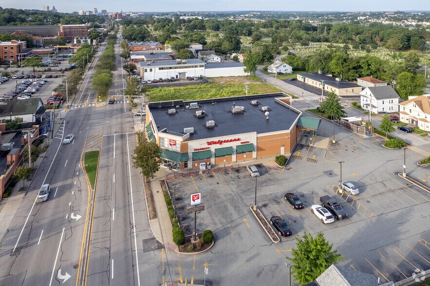 More Photos Of 1140 N Main St, Providence Drugstore For Sale