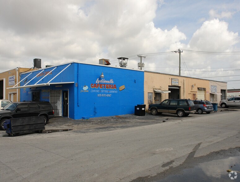 More Photos Of 2300-2330 E 11th Ave, Hialeah Warehouse For Lease