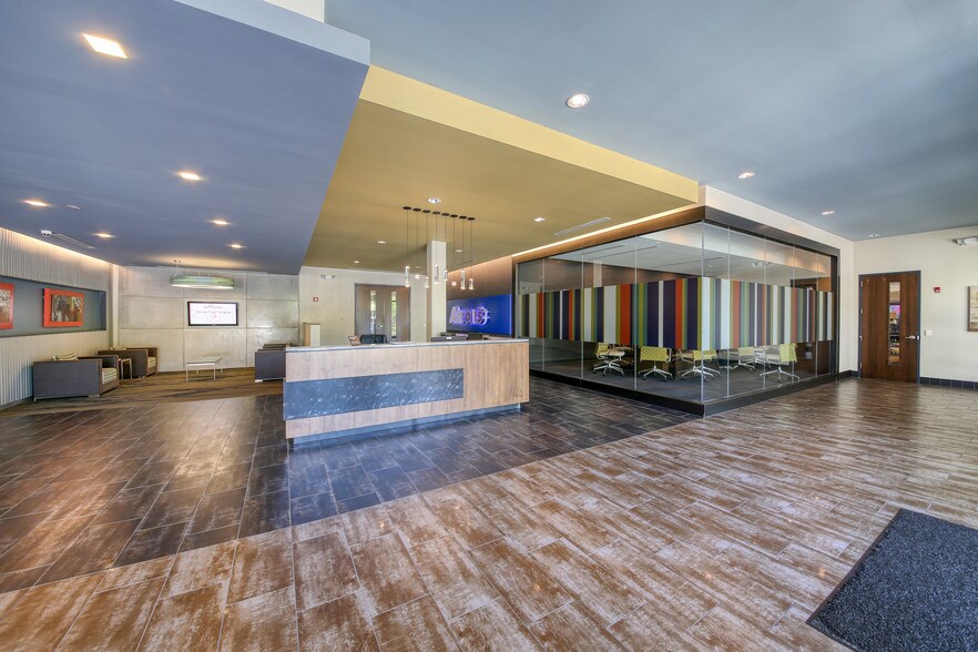 More Photos Of 100 Chastain Center Blvd, Kennesaw Office For Lease
