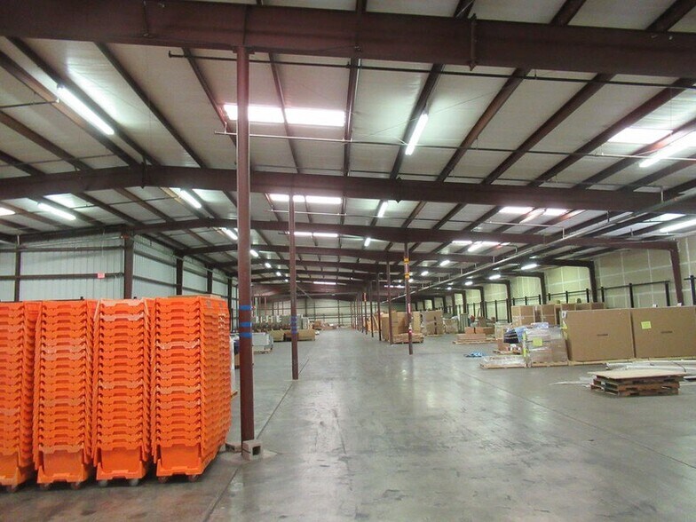 More Photos Of 2013 SE 18th St, Oklahoma City Manufacturing For Lease