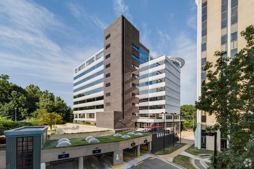 More Photos Of 7619 Little River Tpke, Annandale Office For Lease