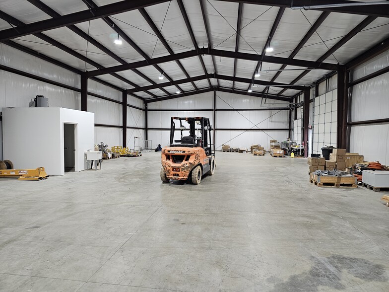 More Photos Of 2581 E Phillips Rd, Greer Warehouse For Lease