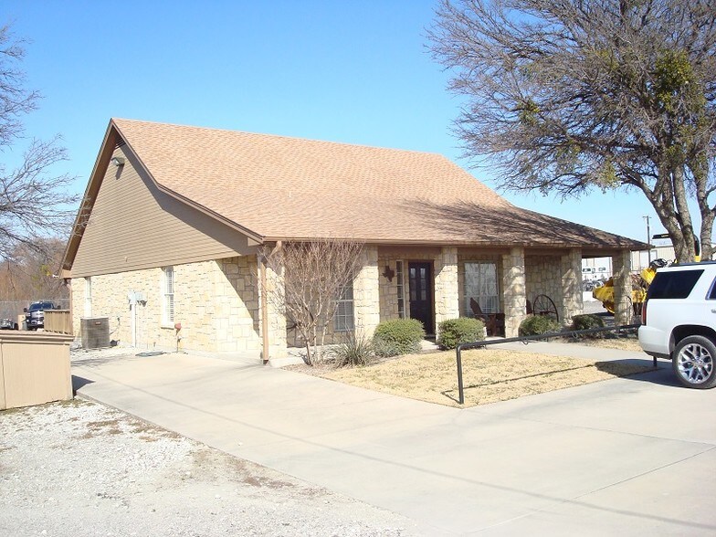 More Photos Of 10201 E Bankhead Hwy, Aledo Office For Lease