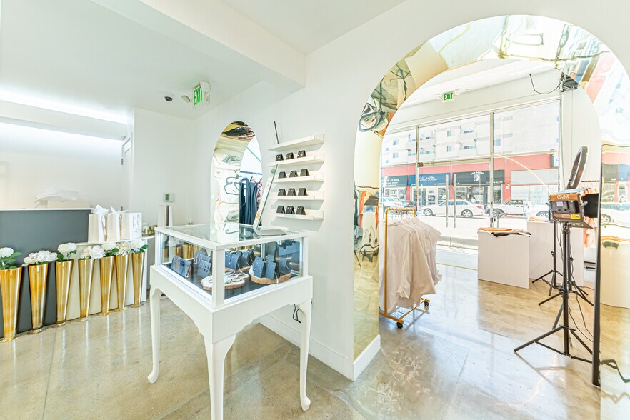 More Photos Of 330 N Western Ave, Los Angeles Storefront Retail Office For Lease