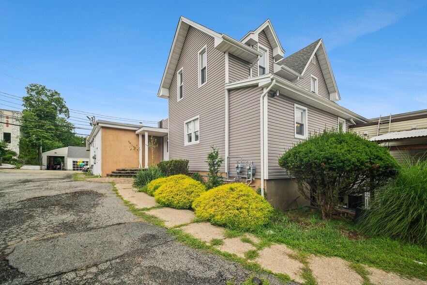 More Photos Of 534 Durie Ave, Closter General Retail For Lease