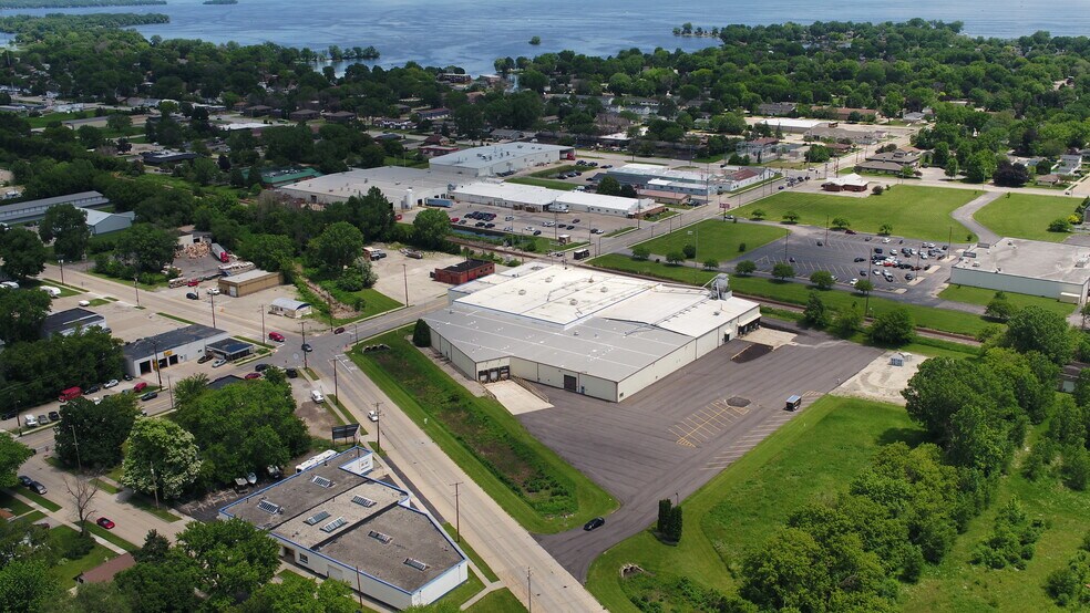 More Photos Of 413 E Murdock Ave, Oshkosh Manufacturing For Lease