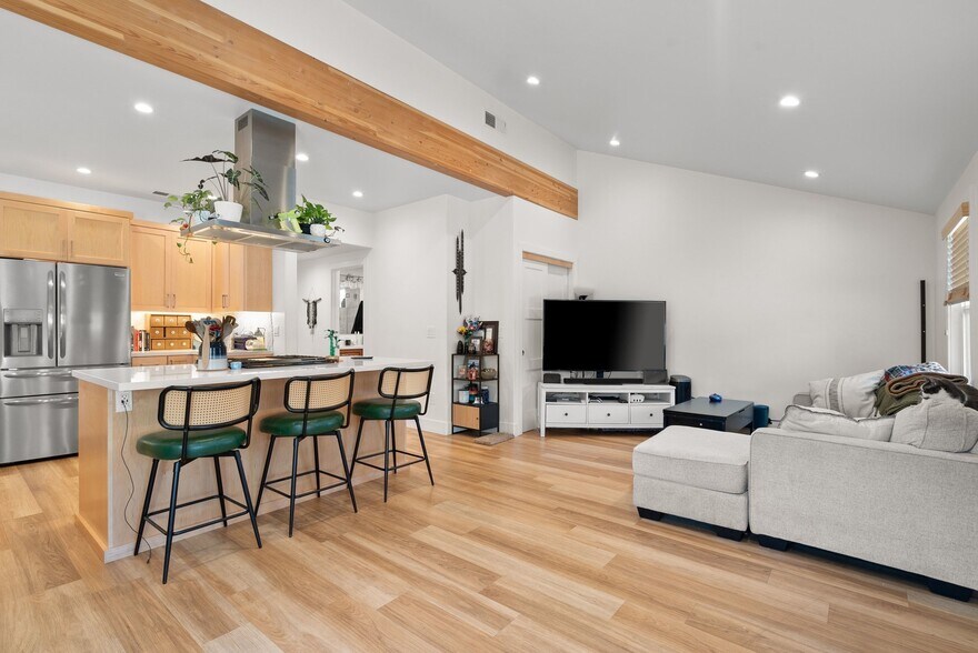 More Photos Of 420 Capitola Road Ext, Santa Cruz Apartments For Sale