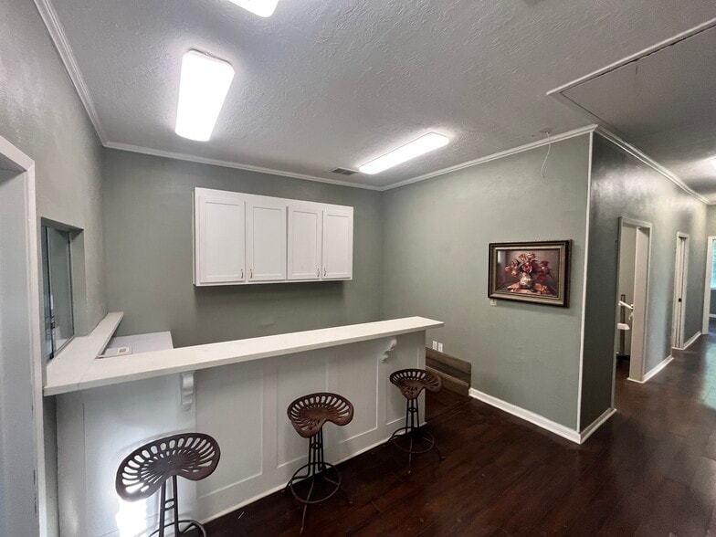 More Photos Of 2474 Broadway, Beaumont Medical For Sale