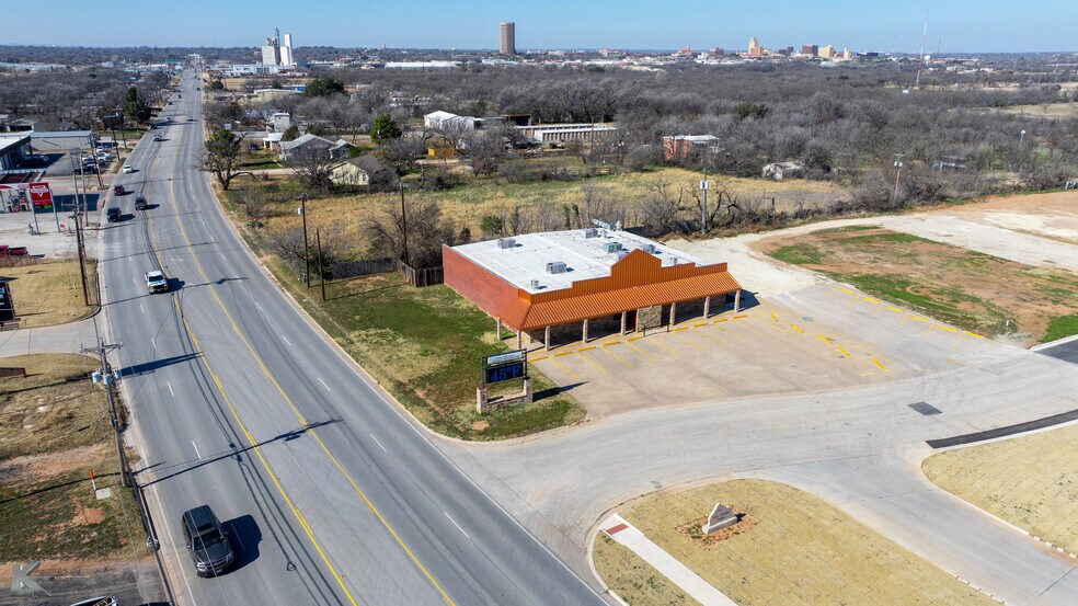 More Photos Of 550 E South 11Th St, Abilene Restaurant For Sale