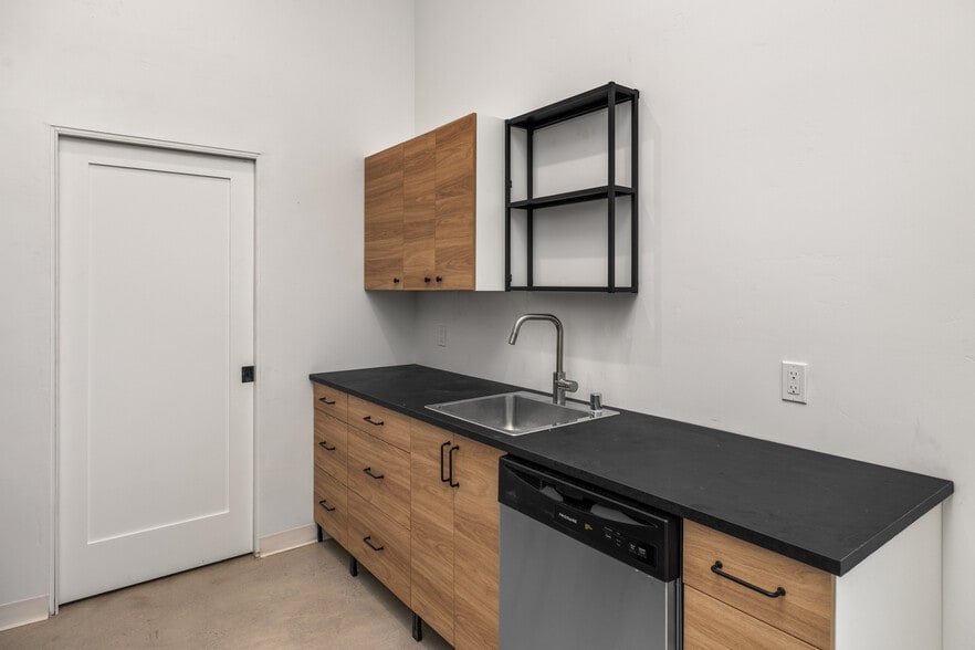 More Photos Of 18093 Lasso Loop, Penn Valley Apartments For Sale