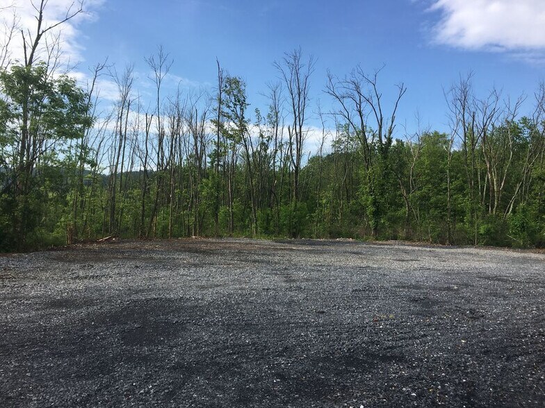 More Photos Of 189 Old York Rd, New Cumberland Warehouse For Lease