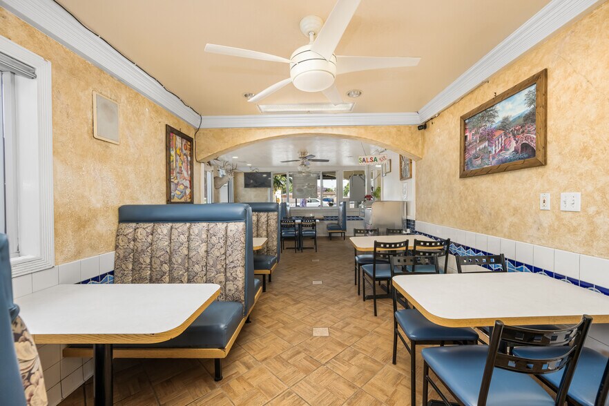 More Photos Of 1936 W 17th St, Santa Ana Restaurant For Sale
