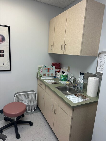 More Photos Of 1860 Town Center Dr, Reston Medical For Sale