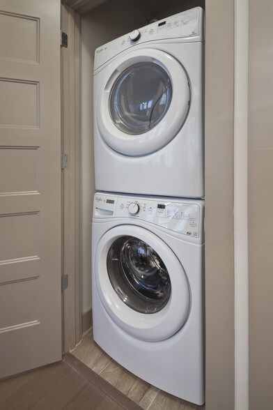 More Photos Of 1750 Camden Rd, Charlotte Apartments For Lease