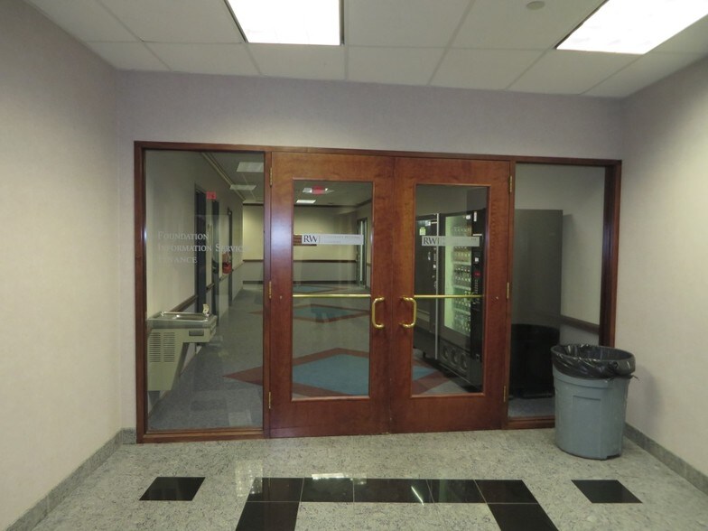 More Photos Of 92 E Main St, Somerville Office For Lease