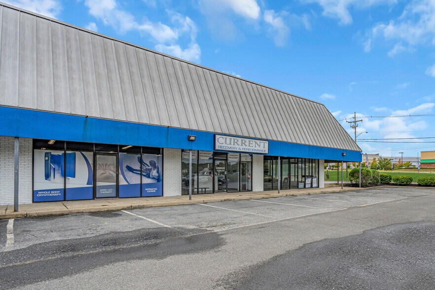 More Photos Of 781 Brick Blvd, Brick General Retail For Lease