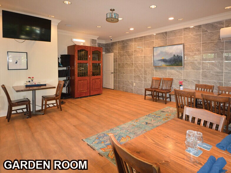 More Photos Of 15228 I-30 Hwy, Benton Restaurant For Sale