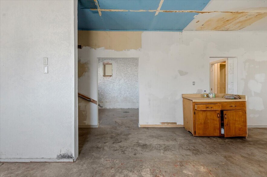 More Photos Of 624 Park Blvd, Orange Cove General Retail For Sale