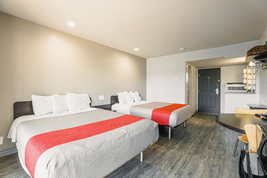 More Photos Of 1350 W Main St, Barstow Hotel For Sale