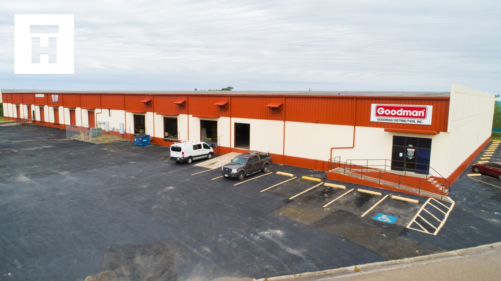 More Photos Of 301 Hanmore Industrial Pky, Harlingen Warehouse For Sale