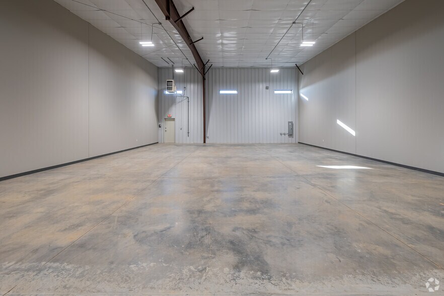 More Photos Of 20 N Rockwell Ave, Oklahoma City Unknown For Lease