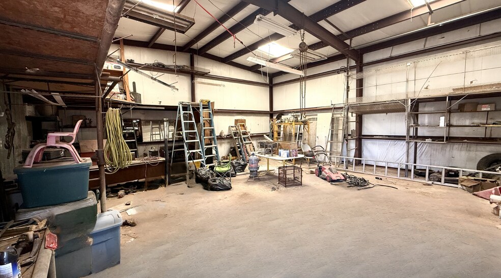 More Photos Of 1310 County 145 rd, Midland Flex For Sale