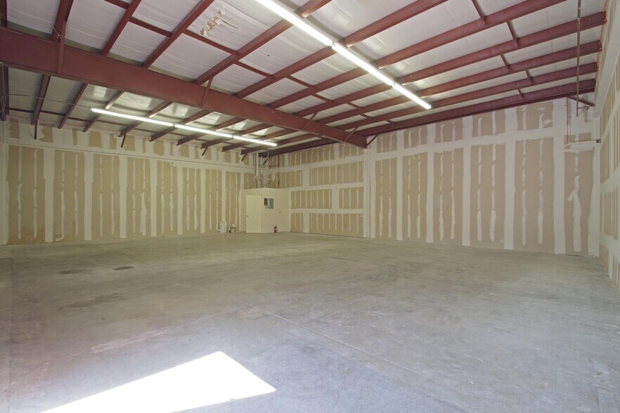 More Photos Of 1525 NW 3rd St, Deerfield Beach Warehouse For Lease